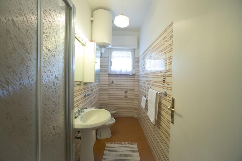 Talamone Apartment Rum bild