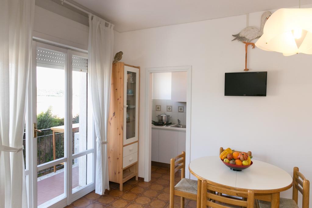 Talamone Apartment Rum bild