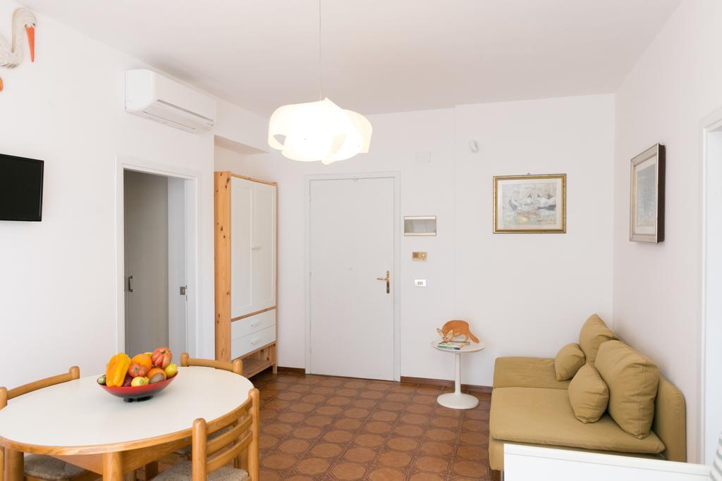 Talamone Apartment Rum bild
